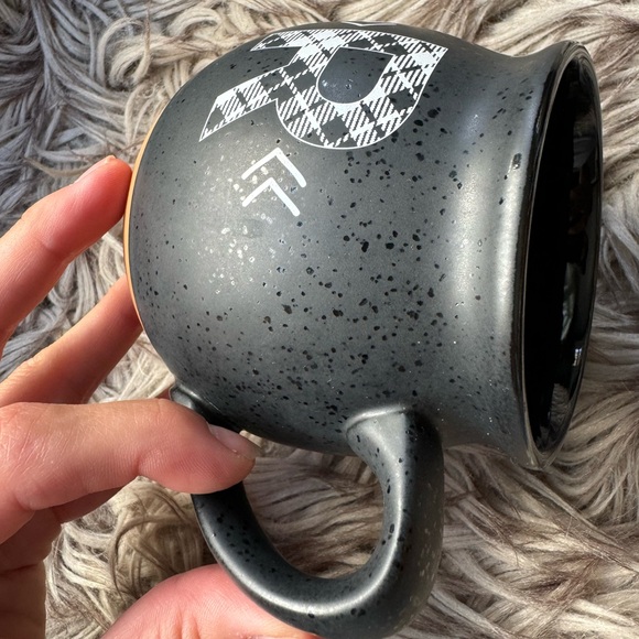 “R” Initial Black Plaid Mug - Picture 5 of 5